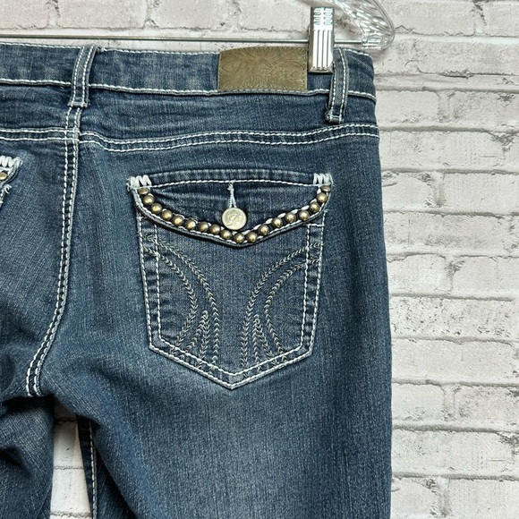Rue 21 Premium Women's Size 3/4 Denim Jeans Studded Button Pockets Embroidered - Picture 5 of 10